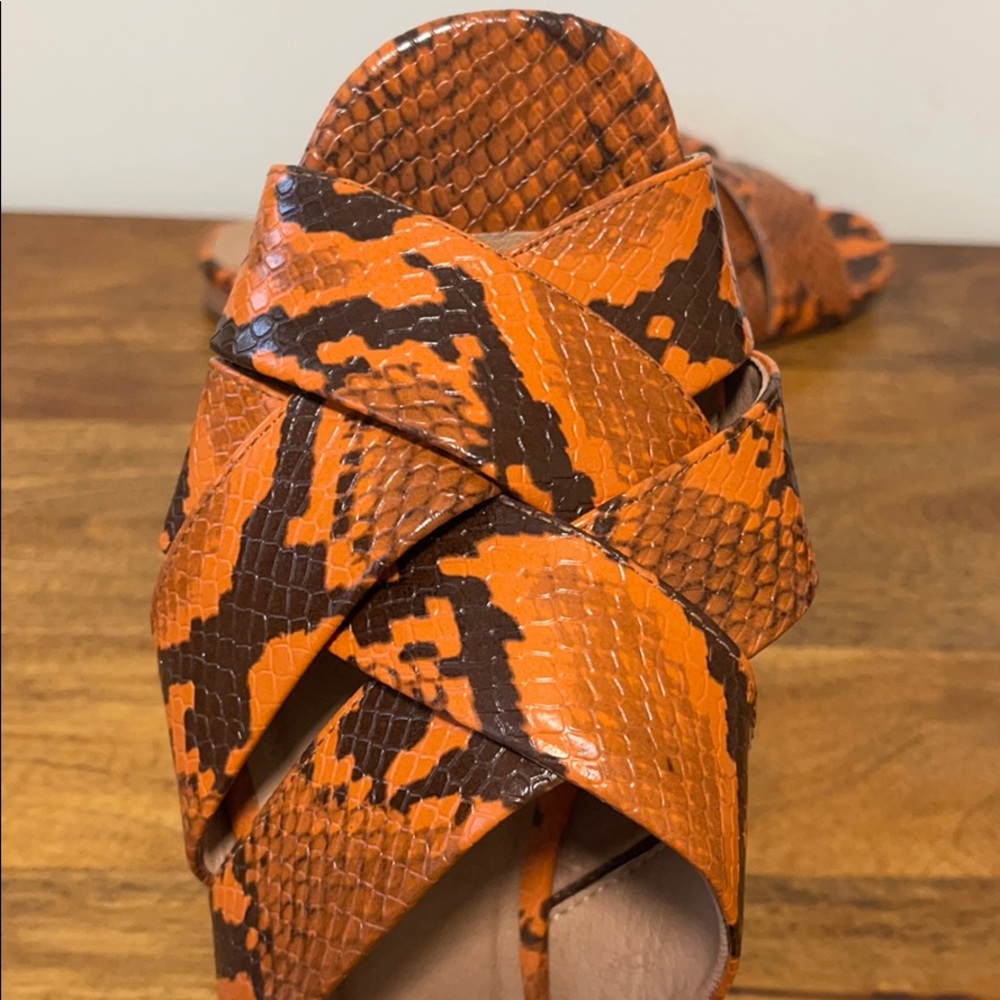 TopShop | Slides - Picture 3 of 4